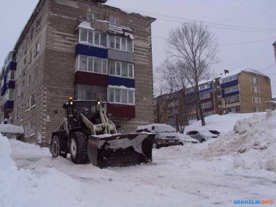 В Долинском районе продолжают чистить снег - sakhalin.info - Южно-Сахалинск