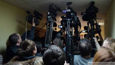 Неожиданное появление уборщицы чуть не сорвало прямой эфир на украинском ТВ - nation-news.ru