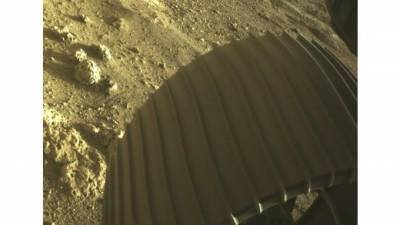 Американский ровер Perseverance показал цветные фото с Марса - piter.tv - США