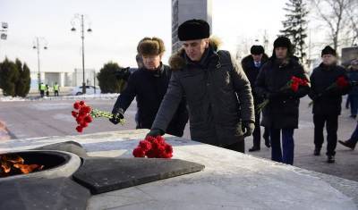 Александр Моор - В честь 23 февраля Александр Моор почтил память защитников Родины - nashgorod.ru - Тюменская обл.