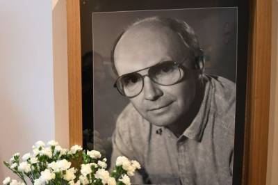 Андрей Мягков - В последний путь Мягкова проводили под аплодисменты - aif.ru - Москва - РСФСР