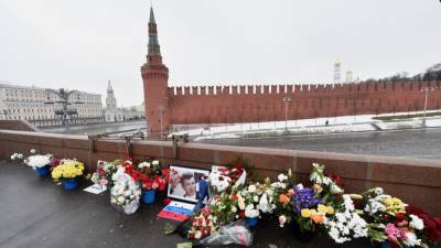 Алексей Навальный - Борис Немцов - В Москве полиция патрулирует мост, на котором убили Немцова - svoboda.org - Москва