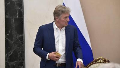 Дмитрий Песков - Виктор Медведчук - Оксана Марченко - Кремль обеспокоен ухудшением социально-экономической ситуации на Украине - piter.tv - Украина - Киев - Донбасс