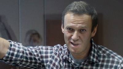 Алексей Навальный - Андрей Красов - Игнат Артеменко - «Это реабилитация нацизма»: депутат счел клевету Навального тяжким преступлением - 5-tv.ru