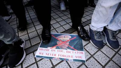 Два человека погибли при столкновении полиции и протестующих в Мьянме - gazeta.ru - Бирма