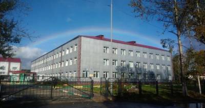 Окровавленную полураздетую девочку нашли у ворот интерната на Сахалине - ren.tv - Сахалинская обл.