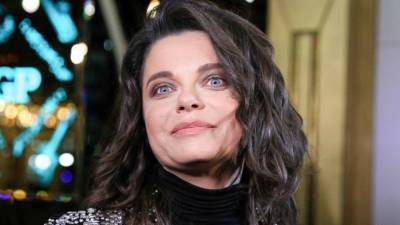 Екатерина Гордон - Королеву раскритиковали за стихи о смерти в день рождения сына - inforeactor.ru