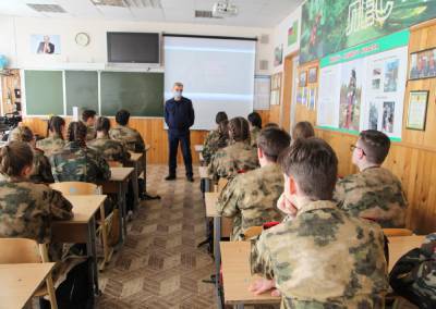 Представитель следственного управления по Тверской области провел уроки с учащимися школы № 16 в Твери - afanasy.biz - Тверь - Тверская обл.