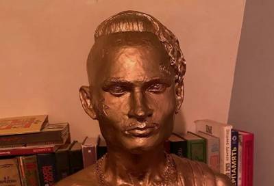 Алишер Валеев - Рэперу Моргенштерну установили памятник за полмиллиона в Петербурге - online47.ru - Москва - Башкирия - Санкт-Петербург - Уфа