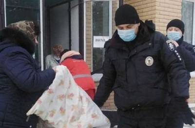 7 километров по пояс в снегу: как спасали из леса незадачливого подростка. ФОТО - from-ua.com - Черниговская обл.
