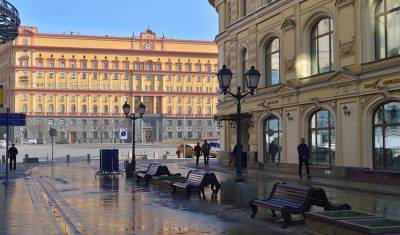 Александр Невский - Феликс Дзержинский - Треть москвичей предлагает оставить Лубянку без памятника - newizv.ru - Москва