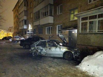 Ночью в Смоленске вспыхнули два автомобиля - rabochy-put.ru - Смоленск