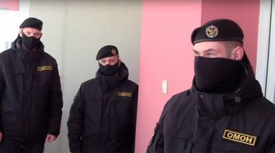 Ольга Чемоданова - В Гродно сотрудники ОМОНа спасли девушку от падения с 18-го этажа - belta.by - Минск