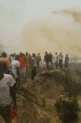 Публикуются кадры с места падения самолёта нигерийских ВВС - topwar.ru - Нигерия - Абуджа