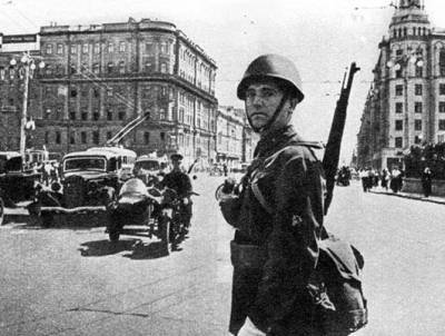 Лаврентий Берия - Почему Сталин в разгар войны отменил комендантский час в Москве - russian7.ru - Москва - Московская обл. - Сталинград