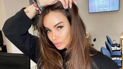 Айза Анохина - «Под капельницами»: Айза Анохина рассказала, как ее сын отравился суши - 5-tv.ru