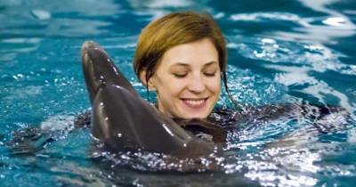 Ученые обнаружили "родство" дельфинов и людей - ren.tv - Гибралтар