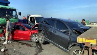 На Тайване 20 авто столкнулись из-за тумана, есть погибшие - lenta.ua - Тайвань