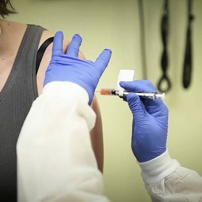 Почти 3 млн израильтян получили вторую дозу вакцины - radiomayak.ru - Иерусалим