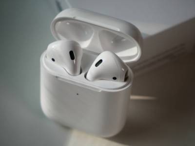 Новое поколение Apple AirPods появилось на фото - 24tv.ua