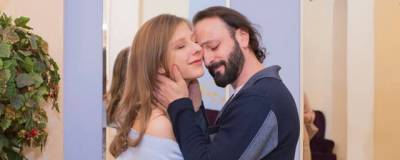 Илья Авербух - Элизабет Арзамасова - Лиза Арзамасова объяснила, почему выбрала именно такое свадебное платье - runews24.ru - Воронеж