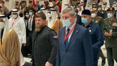 Рамзан Кадыров - Денис Шмыгаль - Олег Уруский - «Жду объяснения»: вице-премьера Украины застукали рядом с Кадыровым - newdaynews.ru - респ. Чечня