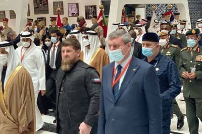 Рамзан Кадыров - Олег Уруский - Уруского заметили с Кадыровым на выставке оружия в ОАЭ - real-vin.com - респ. Чечня - Эмираты - Абу-Даби