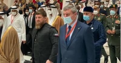Рамзан Кадыров - Олег Уруский - Уруский о фото с Кадыровым: не считаю возможным "шарахаться" от представителей страны-агрессора - dsnews.ua