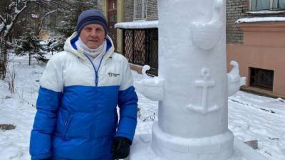 Владимир Кузьмин - Автор Ростральной колонны из снега рассказал о своем 10-летнем хобби - piter.tv