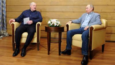 Владимир Путин - Александр Лукашенко - Путин пригласил Лукашенко провести время вместе и покататься на лыжах - gazeta.ru - Сочи - Белоруссия