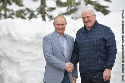 Владимир Путин - Александр Лукашенко - Алексей Дружинин - Путин встретился с Лукашенко в Сочи и пригласил покататься на лыжах - interfax.ru - Москва - Сочи - Белоруссия
