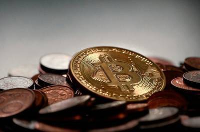 Стоимость биткоина упала на 8,3% - pnp.ru