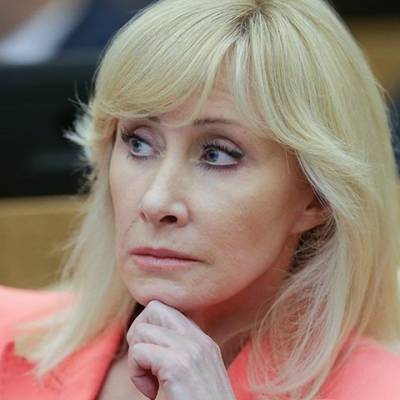 Оксана Пушкина - В РПЦ предложили включить аборты в статистику смертности. Пушкина ответила псалмом - znak.com - Москва