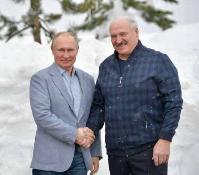 Владимир Путин - Дмитрий Песков - Лукашенко схватился за Путина синим ногтем - фотофакт - udf.by - Белоруссия