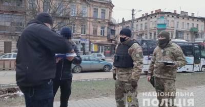 В Одессе иностранец разгуливал с гранатой и запалом: появились фото, видео - tsn.ua - Одесса - Одесская обл.
