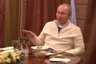 Владимир Путин - Александр Лукашенко - Путин и Лукашенко устроили застолье с 6 бокалами на двоих - mk.ru - Белоруссия