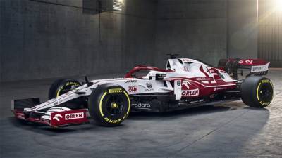 Антонио Джовинацци - Кими Райкконен - Формула-1. Команда Alfa Romeo показала болид к сезону-2021 - vesti.ru - Финляндия