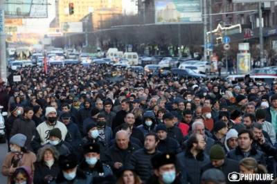 Никола Пашинян - Ишхан Сагателян - В Ереване продолжаются акции протеста с требованием отставки Пашиняна - eadaily.com - Ереван