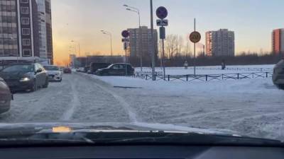 Жилищный комитет отчитался об уборке Петербурга за понедельник - piter.tv - Санкт-Петербург - Петербург