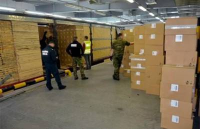 Рекордную партию в 1,8 млн пачек контрабандных сигарет обнаружили польские пограничники - ont.by - Белоруссия