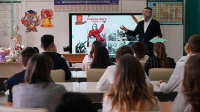 Российские школьники рассказали о своих героях - iz.ru
