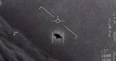 Экипаж гражданского самолета заметил НЛО в небе над США - ren.tv - США