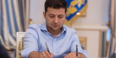 Владимир Зеленский - До 14%. Зеленский подписал закон о снижении НДС для аграриев - nv.ua