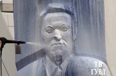 Сергей Михеев - Ельцин-центр должен быть снесён до основания как символ... - politnavigator.net - Москва - Россия - Екатеринбург