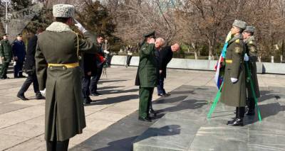 Сергей Копыркин - "Вспомнить подвиг предков": посол России возложил венок у Вечного огня в Ереване - ru.armeniasputnik.am - Ереван