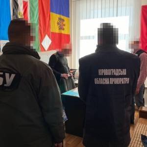 Декана Летной академии в Кропивницком разоблачили на взятке. Фото - reporter-ua.com