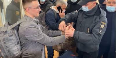Сергей Стерненко - Сергей Щербич - Суд над Стерненко: активиста заковали в наручники и отправили в СИЗО - nv.ua - Приморье край - Одесса - Одесская обл.