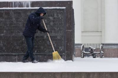 Убирать снег с улиц Петербурга вышли 7,2 тысяч дворников - neva.today - Санкт-Петербург