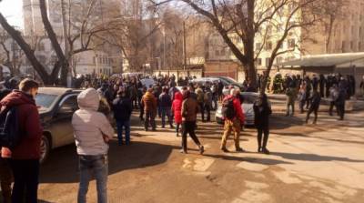 Сергей Стерненко - Приговор Стерненко: под судом активисты устроили акцию протеста - ru.slovoidilo.ua - Одесса