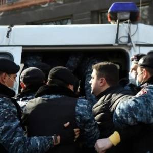 Никола Пашинян - В Ереване протестуют за отставку Пашиняна: начались задержания. Видео - reporter-ua.com - Ереван